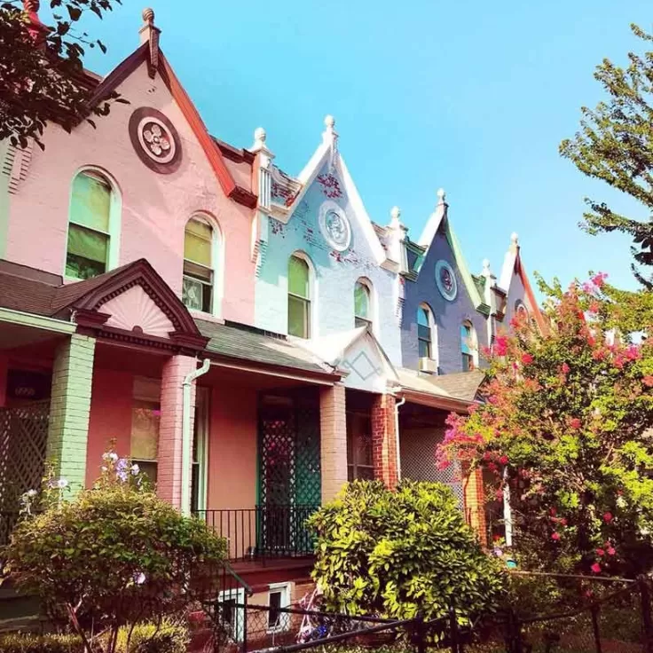 @heylizrose - Brightly colored rowhomes in DC&#039;s H Street NE neighborhood