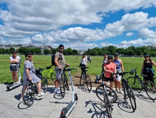 People on a bike tour in front of the White House