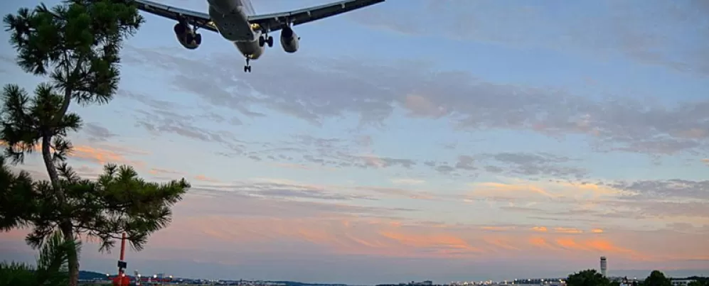 @trbaba - View from Gravelly Point - Plane Landing at Ronald Reagan National Airport