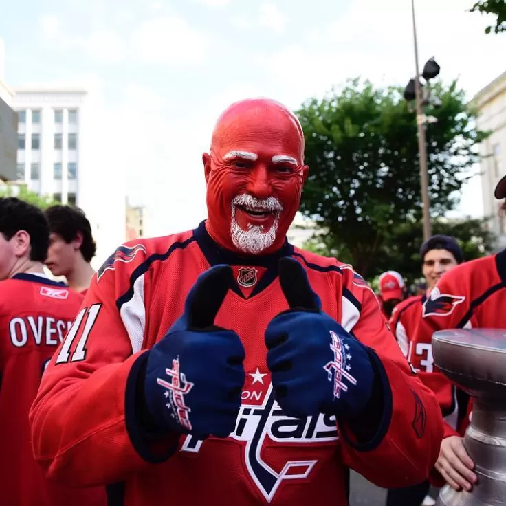 Capitals Fan in Red