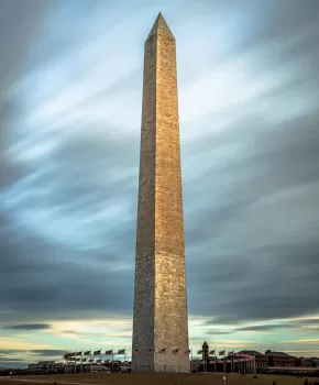 @brianbakale - Cloudy day on the Washington Monument grounds - Memorials and monuments in Washington, DC